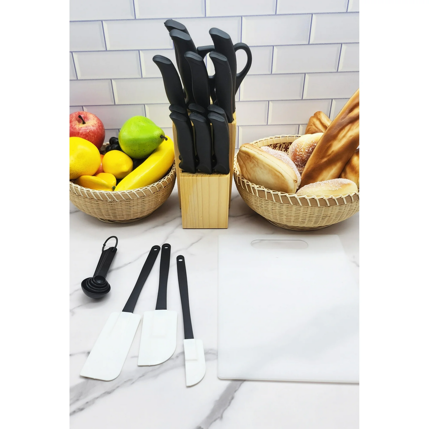 Knife Set With Block, Cutlery Essentials 23 Pieces Kitchen Stainless Steel Knife Block Sets With Cutting Board，Shears，Paring，Utility，Santoku，Steak Knives，Dishwasher Safe Cutlery Block Set